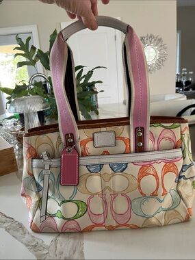 Coach Hamptons Signature Scribble Canvas Tote L0732-F10674